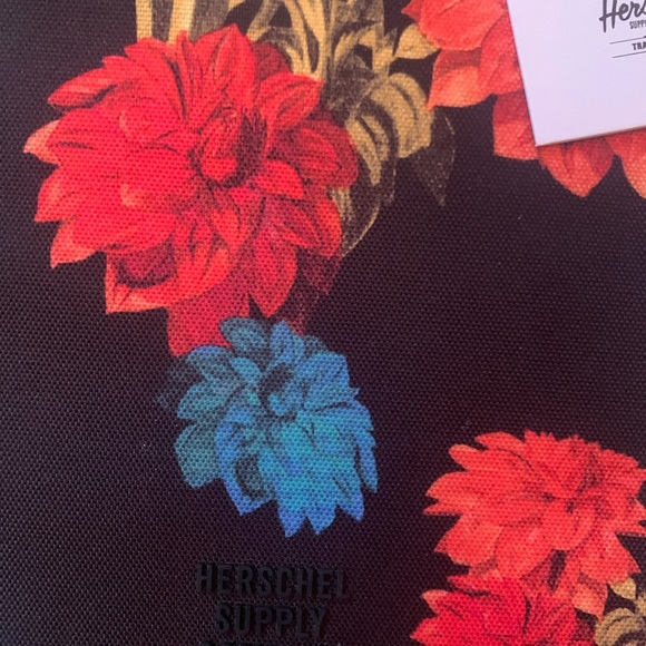 New Herschel Company IPad Carrier - Picture 2 of 5